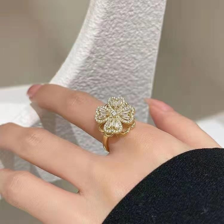 Rotating Flower Ring