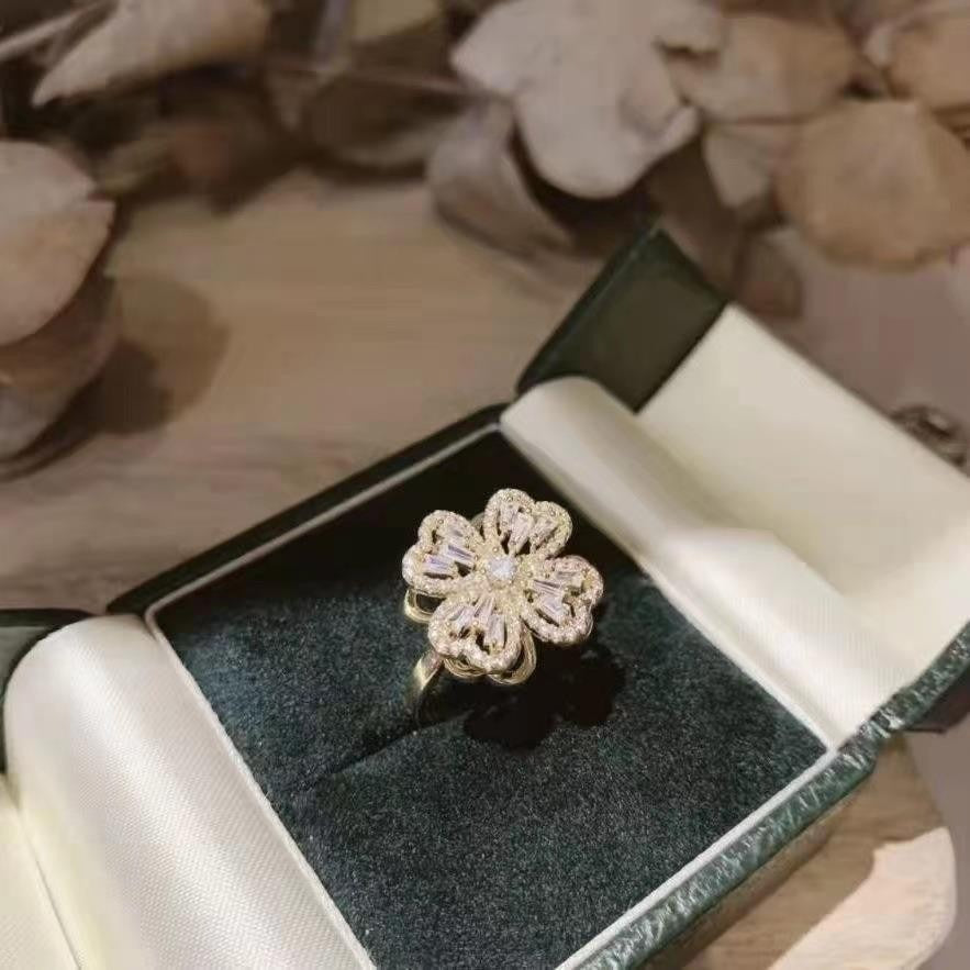 Rotating Flower Ring